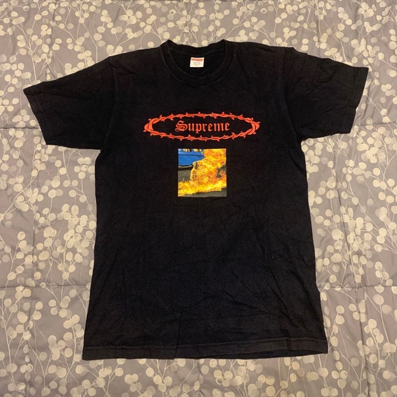 Supreme - Picture 1 of 3